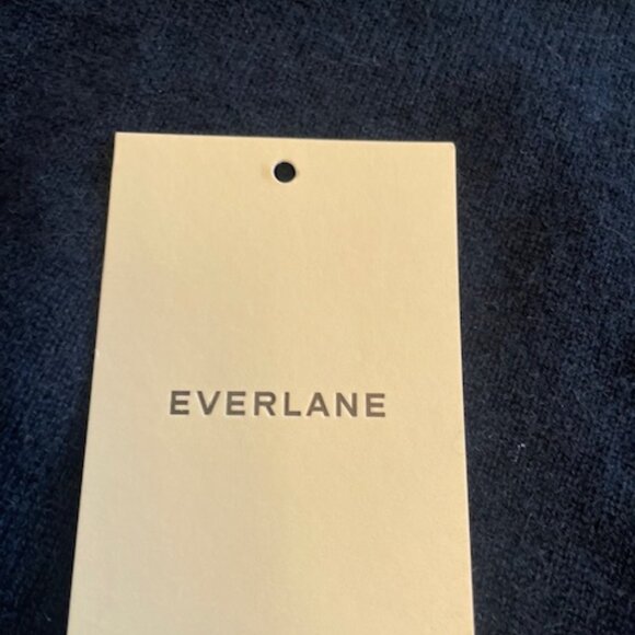 Everlane Cropped Cashmere Cardigan in Navy Blue, Size XXL - Picture 7 of 7